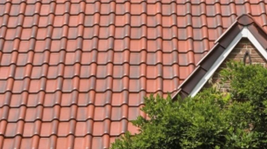 Comment couvrir un toit en pente?