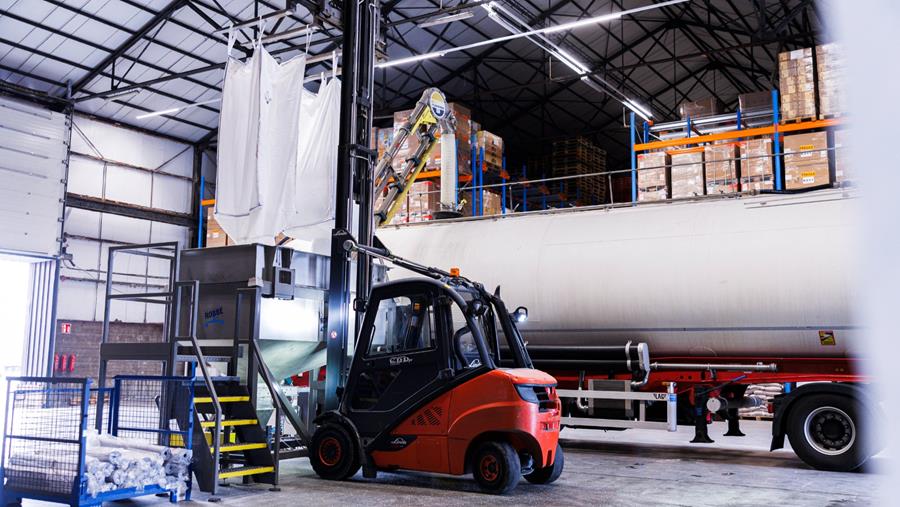 Steil en efficiënt transport van poeders en bulkgoederen