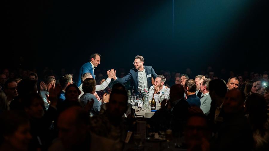 Holvoet Gebroeders remporte le prix Gouden Baksteen pour la réalisation de bureaux chez TVH Equipment