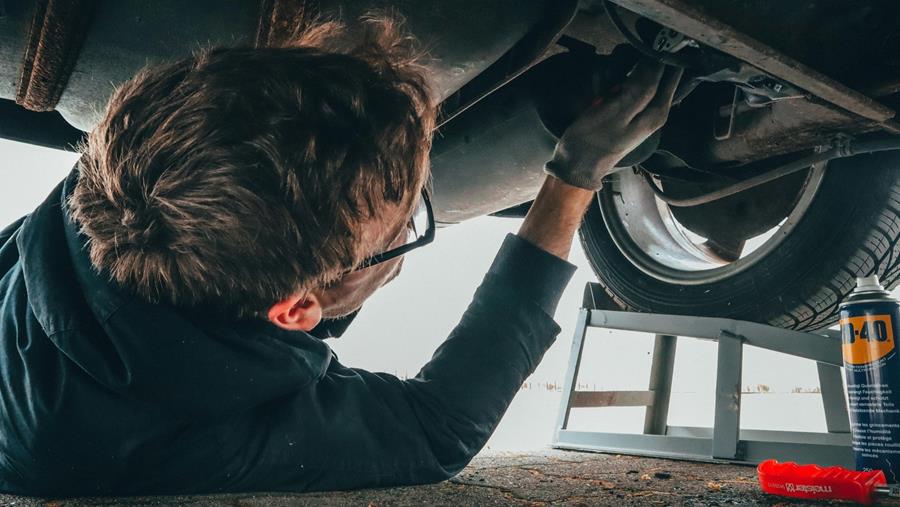 Overzicht van de trends en ontwikkelingen in de auto-industrie in 2024