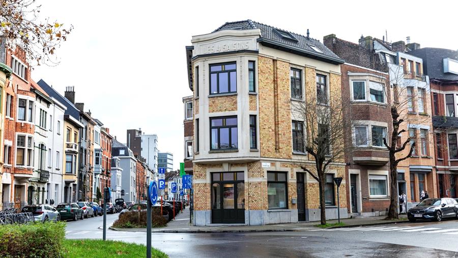 WOW Architectes transforme un immeuble d’angle historique