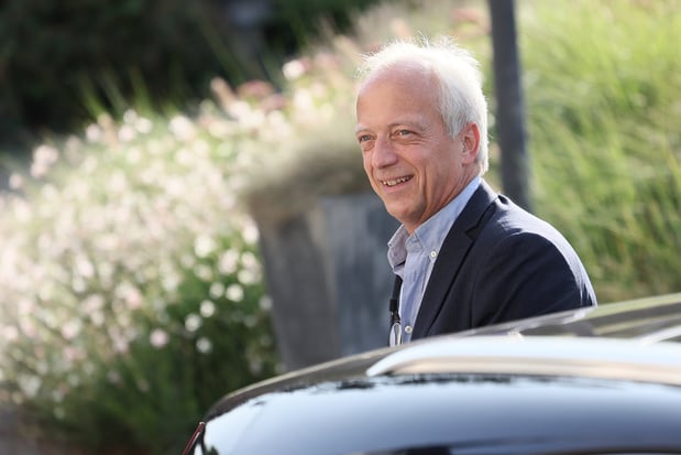 Yves Coppieters en quête de solutions face aux retards d'octroi d'agréments