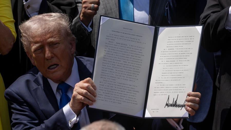 Trump kondigt prijsverlaging geneesmiddelen aan
