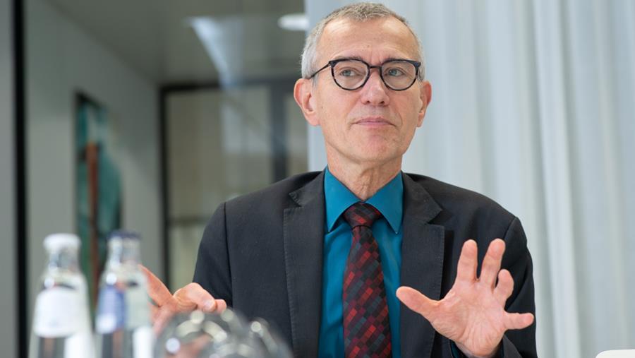 Vandenbroucke verdedigt lineaire besparing