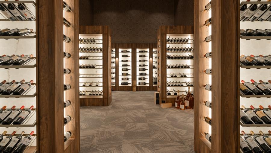 Exclusieve wijnruimte met tijdloze grandeur