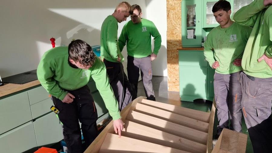 Escalier en chêne en forme de S comme doctrine technique