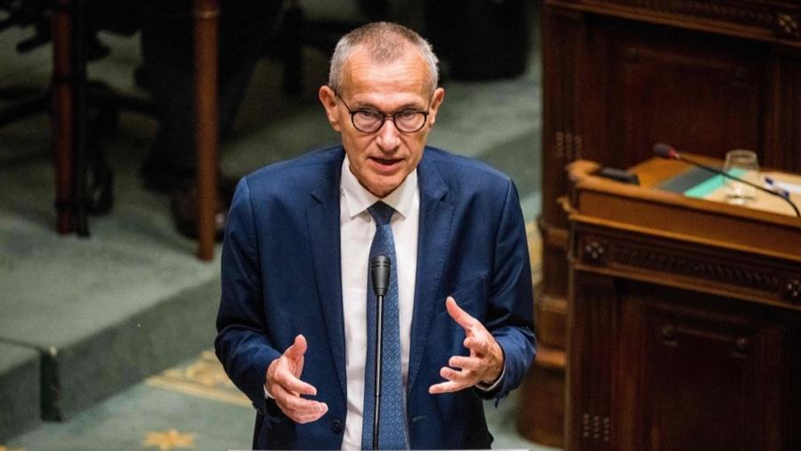 Vandenbroucke veut renforcer le suivi médical de l'incapacité de travail